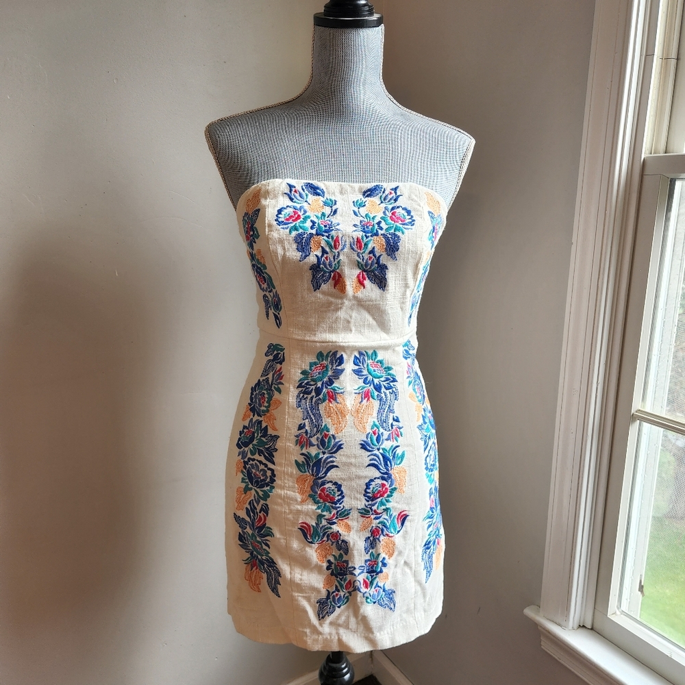 Embroidered strapless boutique dress